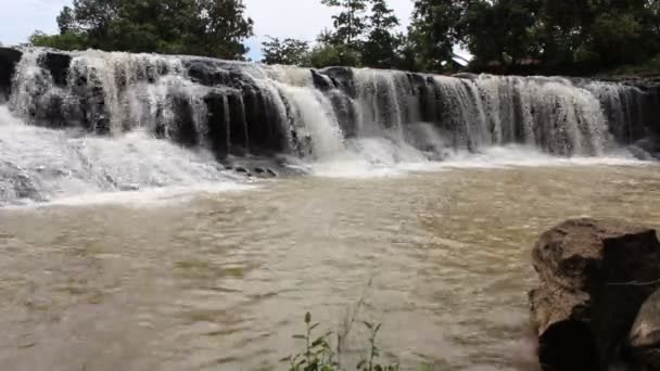 Wodospad w Tajlandii ubonratchathani — Wideo stockowe