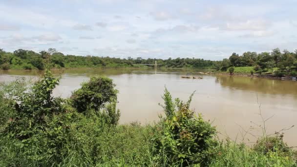 Cachoeira tom Tad em Ubon Ratchathani tailândia — Vídeo de Stock