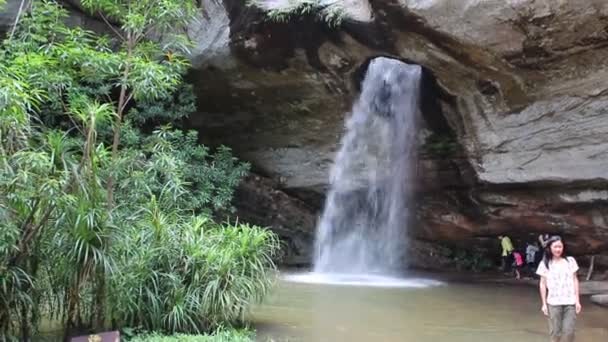 在 ubonratchathani 泰国瀑布 — 图库视频影像