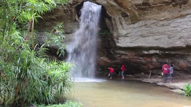Cascada en Ubonratchathani Tailandia — Vídeos de Stock