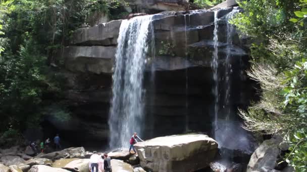 在 ubonratchathani 泰国瀑布 — 图库视频影像