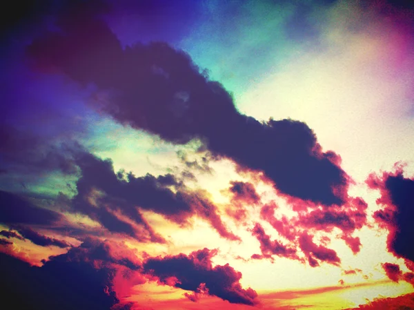 天空云季节颜色漂亮编辑过滤后的图像中 — 图库照片