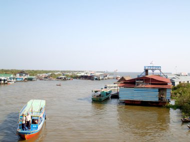 köy tonle sap Gölü yüzer. Kamboçya