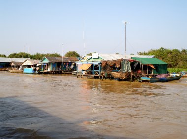 köy tonle sap Gölü yüzer. Kamboçya