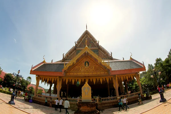 Uso editorial solamente - TAILANDIA - 28 DE JUNIO: Modelo Phra Buddha en W — Foto de Stock