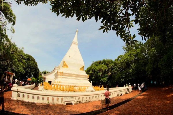 Ledare använder endast - loei, thailand - 28 juni: gamla pagoderna — Stockfoto