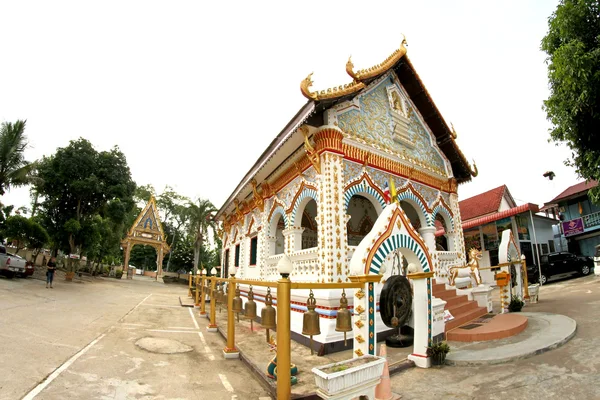 Imágenes HDR de Wat en Chiang Khan, Loei, Tailandia —  Fotos de Stock