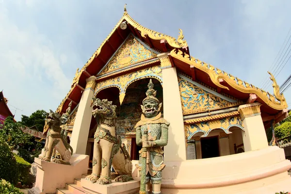 Imagens HDR de Wat em Chiang Khan, Loei, Tailândia — Fotografia de Stock