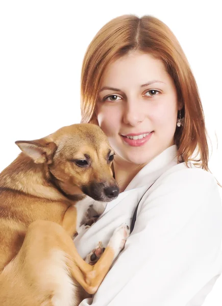 La hembra veterinaria con un perro — Foto de Stock