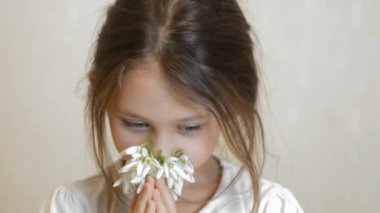 Kız kokulu bahar çiçekleri