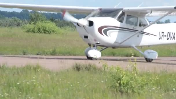 Décollage d'un avion lors d'un spectacle aérien — Video