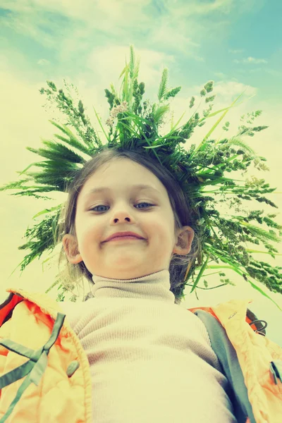 Child in grass — Stock Photo, Image