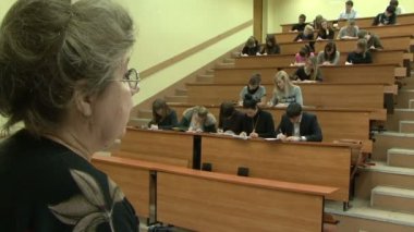 bir derste öğrenciler