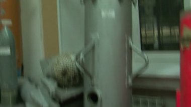 Torpidolar ve sualtı mayınları.