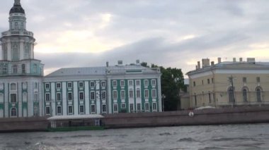 saint-Petersburg tarihi merkezinde Neva Nehri