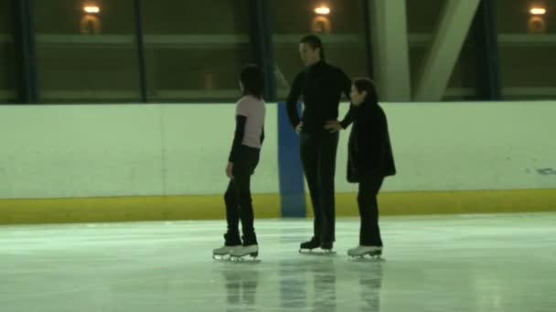 Paire de patinage artistique. Formation . — Video