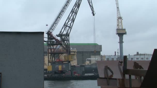 Ship floating crane in port — Stock Video