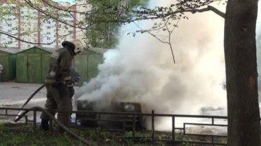 itfaiyeci yanan araba