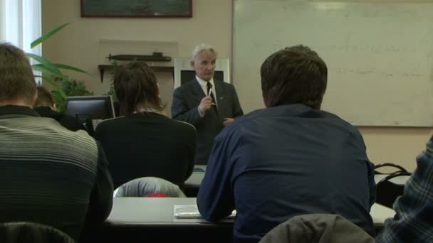 Students at a lecture in the classroom. — Stock Video