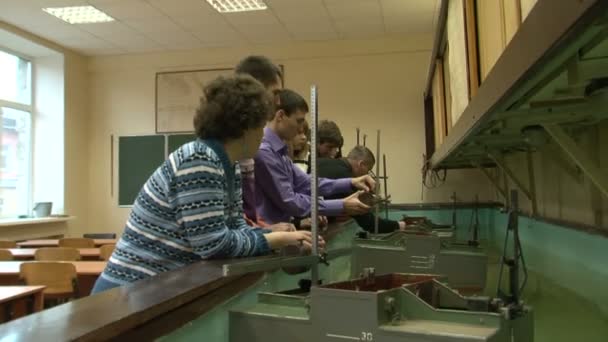 El grupo de pruebas para los modelos de barcos . — Vídeo de stock