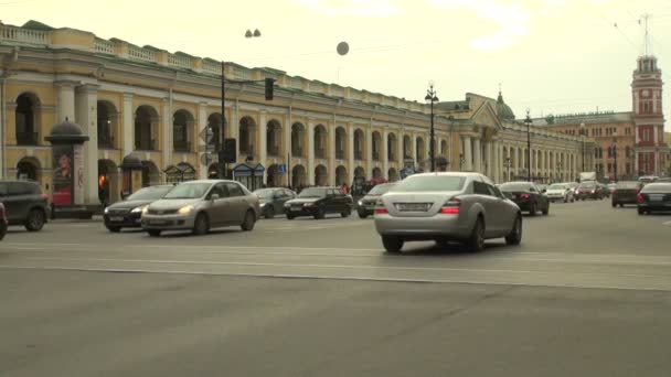 Skrzyżowaniu w mieście — Wideo stockowe