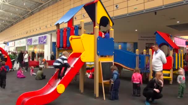 Parco giochi per bambini — Video Stock