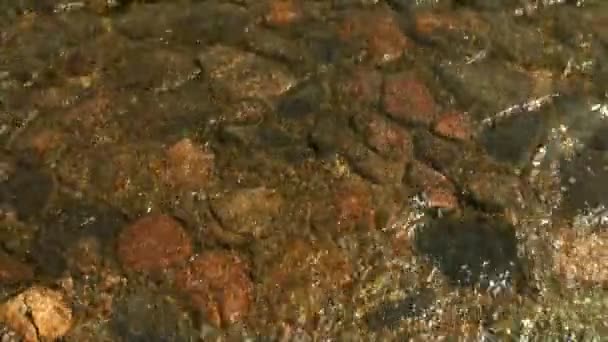 Granit rouge sous l'eau — Video