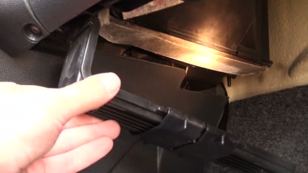 Cabin filter car — Stock Video