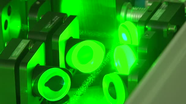 Зелений лазерний промінь — стокове відео