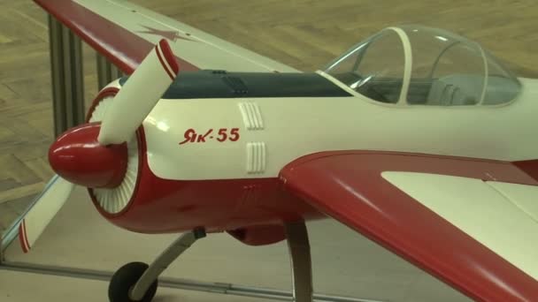 Il modello dell'aereo YAK-55 — Video Stock