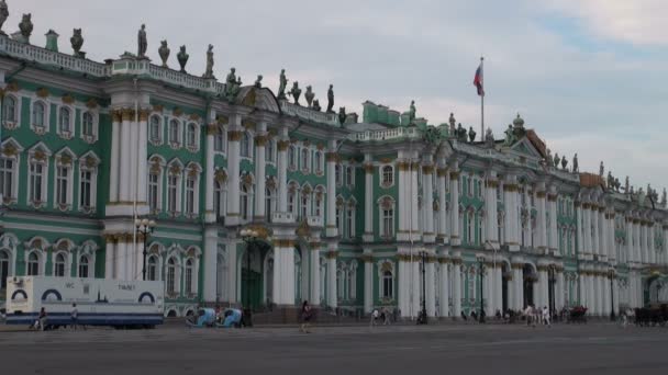 La plaza del palacio en San Petersburgo — Vídeos de Stock