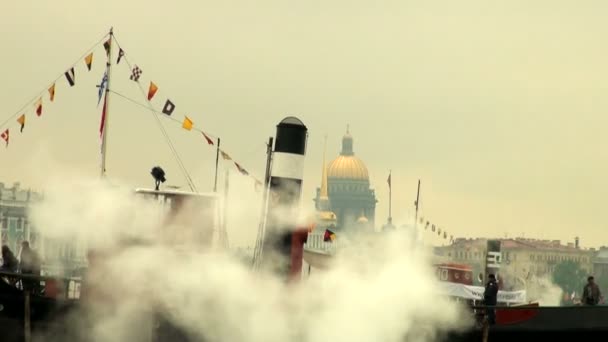 Un viejo vapor. — Vídeo de stock