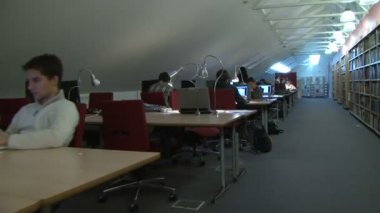 bilgisayarlar için kitaplığının öğrenciler.