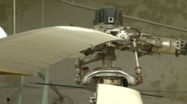 Helikopter bıçakları mekanizması