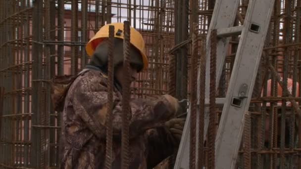 Dělníci na staveništi — Stock video