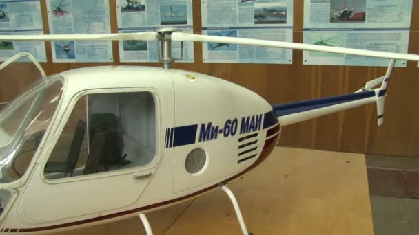 Беспилотный вертолет — стоковое видео