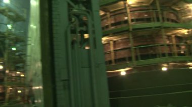 denizaltılar ve gemi üretim tesisi.