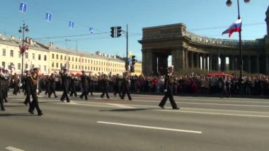 festival geçit töreni