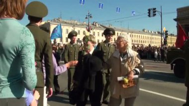 festival geçit töreni