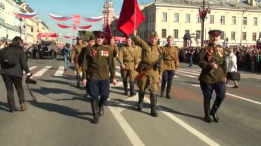 festival geçit töreni