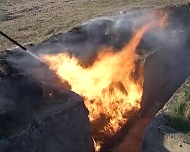 Fogo e queima — Vídeo de Stock
