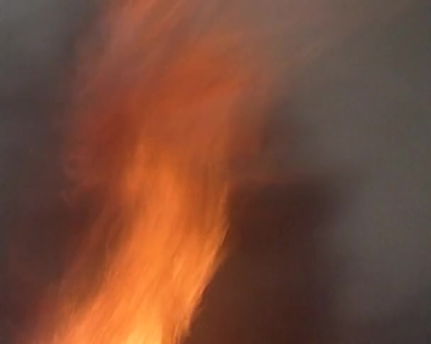 Fuego y quema — Vídeo de stock