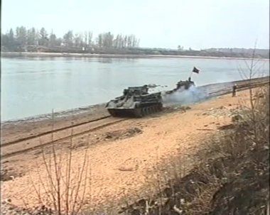 batık tank kv-1 nehirden çekildi