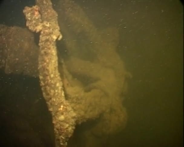 Navire coulé sous l'eau 