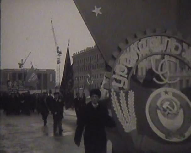 Newsreel, una cronaca dell'URSS. Manifestazione e sfilata . — Video Stock