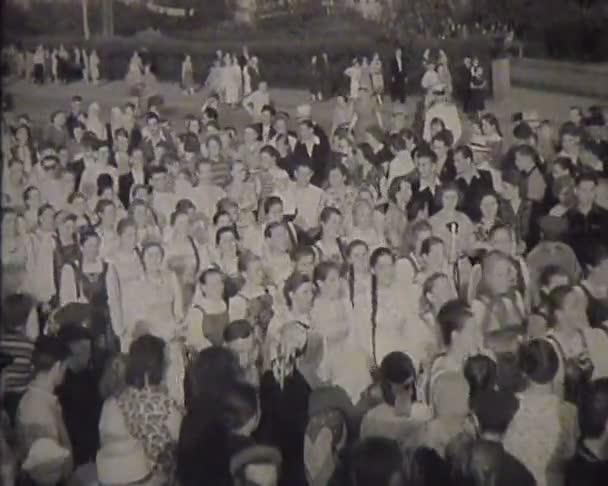 ニュース映画ソビエト連邦で祭りの踊り — ストック動画