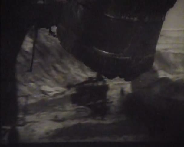 在苏联，新闻影片、 旧的蒸汽机车 — 图库视频影像