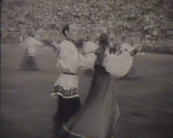 Newsreel Soviet Union, dances at the festival — Stock Video