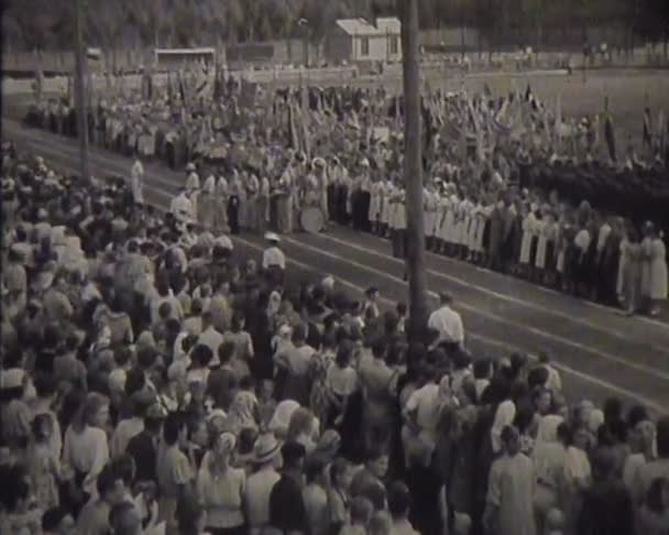 Wochenschau, eine Chronik des ussr. Demonstration und Parade — Stockvideo