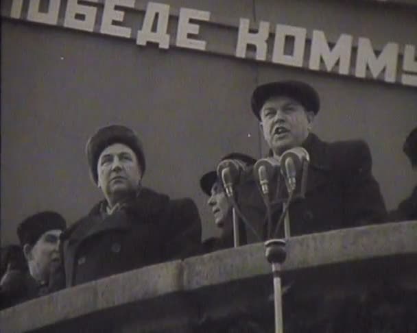 Newsreel, une chronique de l'URSS. Démonstration et défilé . — Video